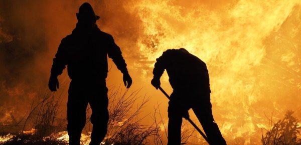 Bombeiros feridos podem chegar aos&nbsp;300