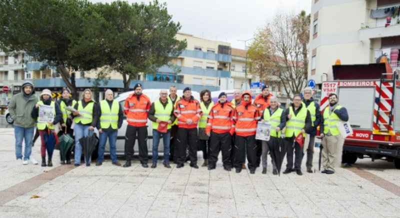 Quatro dezenas de voluntários foram ardinas por um&nbsp;dia