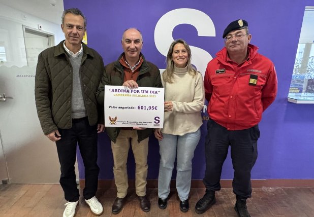 O Setubalense entrega verba da campanha ‘Ardina por um Dia’ aos Bombeiros de Pinhal&nbsp;Novo