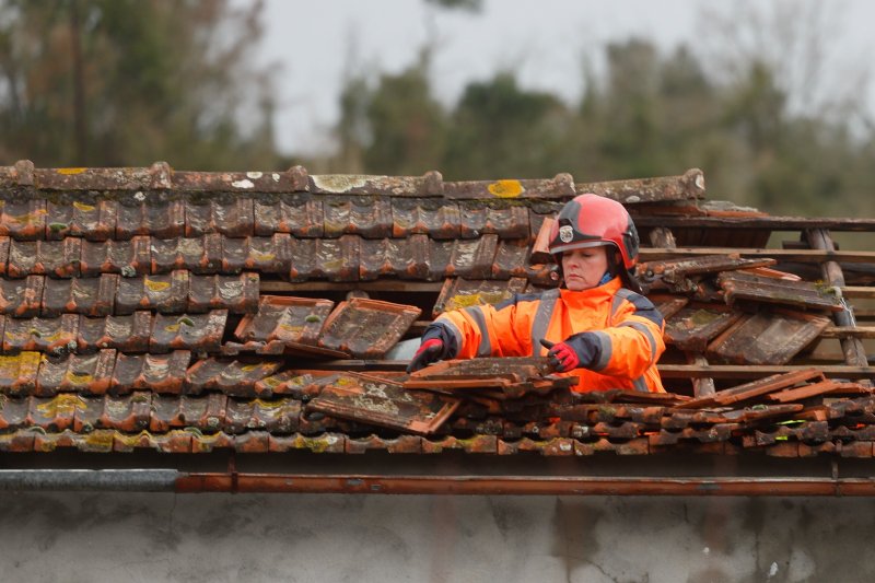 𝐅𝐞𝐬𝐭𝐞𝐣𝐚𝐫 𝐭𝐨𝐝𝐚𝐬 𝐚𝐬&nbsp;𝐛𝐨𝐦𝐛𝐞𝐢𝐫𝐚𝐬