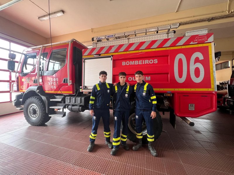 𝐄𝐬𝐭𝐮𝐝𝐚𝐧𝐭𝐞𝐬 𝐞𝐬𝐩𝐚𝐧𝐡ó𝐢𝐬 𝐯𝐨𝐥𝐭𝐚𝐦 𝐚 𝐞𝐬𝐭𝐚𝐠𝐢𝐚𝐫 𝐧𝐨𝐬&nbsp;𝐛𝐨𝐦𝐛𝐞𝐢𝐫𝐨𝐬