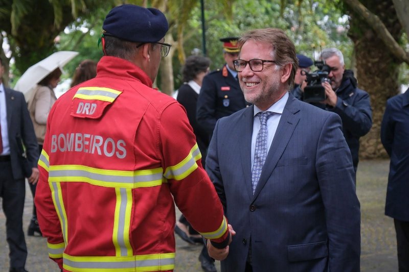 Bombeiros saúdam MAI pela&nbsp;disponibilidade