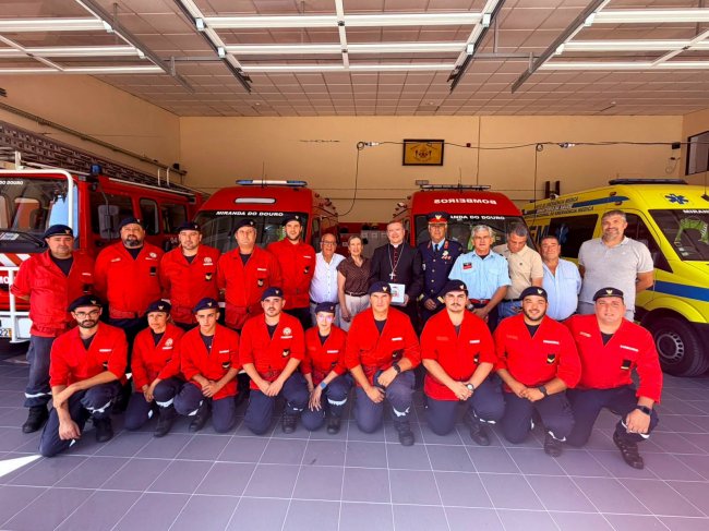 Cardeal homenageia bombeiros&nbsp;falecidos