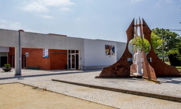 biblioteca de Pinhal Novo recebe exposição da ilustradora Sara&nbsp;Baptista